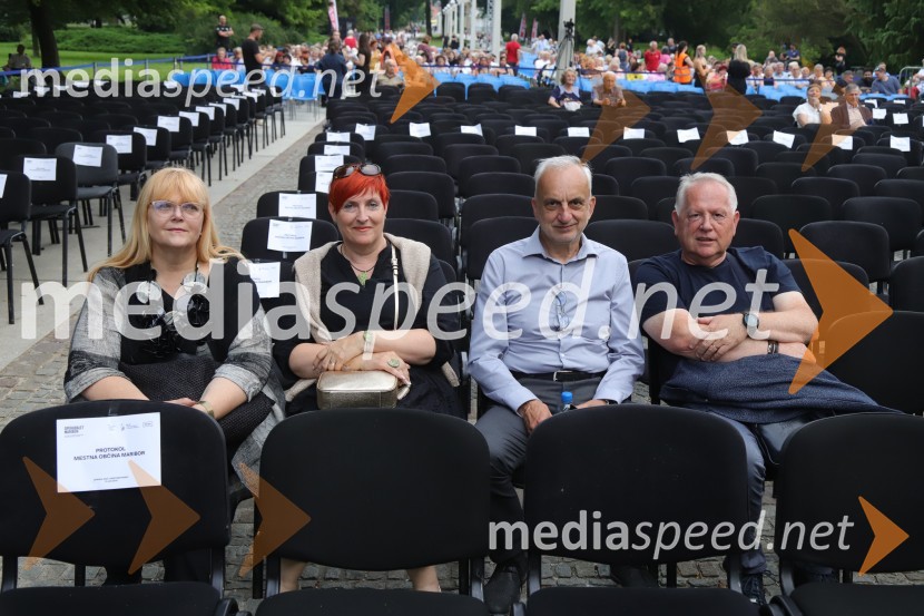 Operna noč na promenadi Mestnega parka