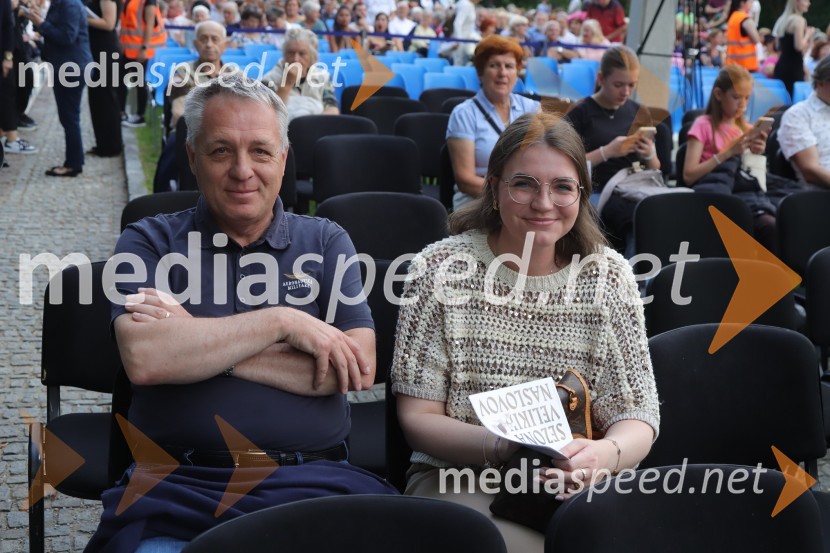 Operna noč na promenadi Mestnega parka