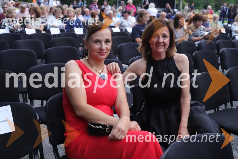 Operna noč na promenadi Mestnega parka