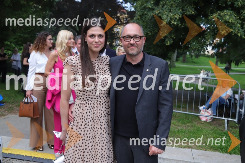  Emina  Koren;  Gregor Reichenberg,  podžupan MOM za področje arhitekture in prostoraOperna noč na promenadi Mestnega parka