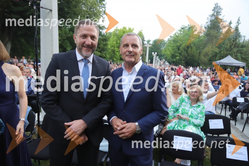  Klemen Boštjančič, minister za finance;  Danilo Rošker, direktor SNG MariborOperna noč na promenadi Mestnega parka