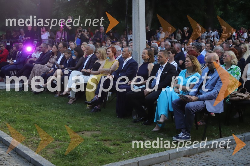  Rok Travižan, Luna\TBWAOperna noč na promenadi Mestnega parka