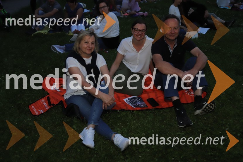 Operna noč na promenadi Mestnega parka