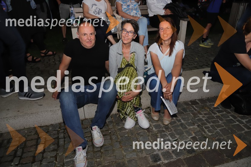 Operna noč na promenadi Mestnega parka