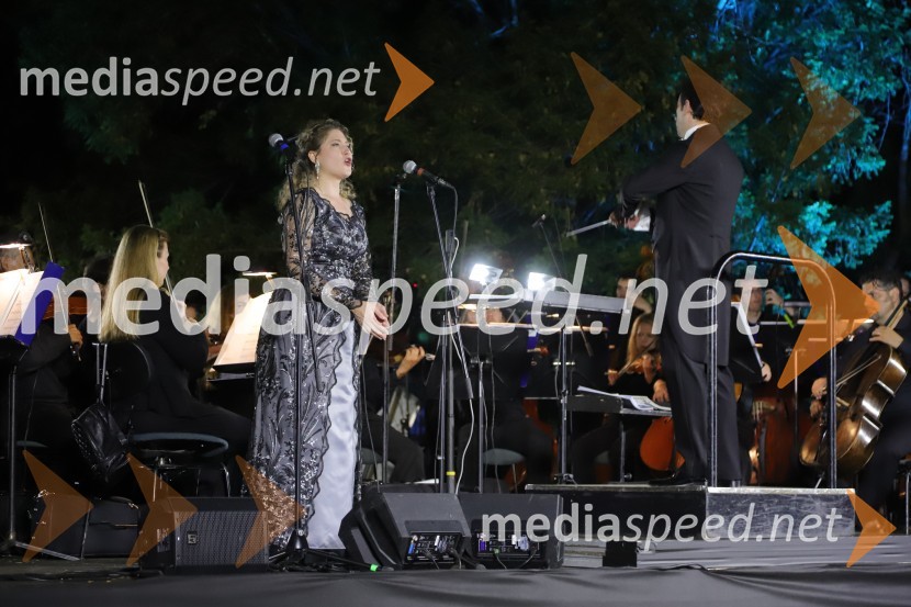  Darija Auguštan, sopranistkaOperna noč na promenadi Mestnega parka