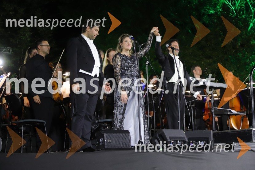 Operna noč na promenadi Mestnega parka