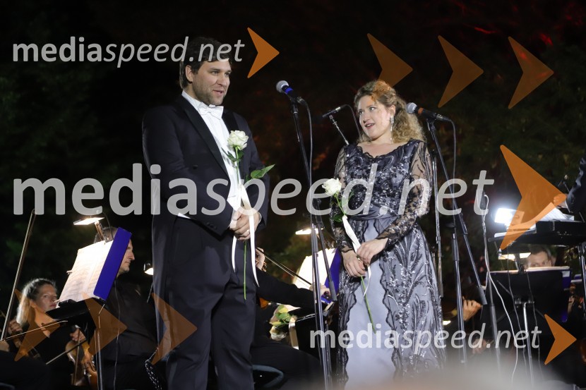 Operna noč na promenadi Mestnega parka