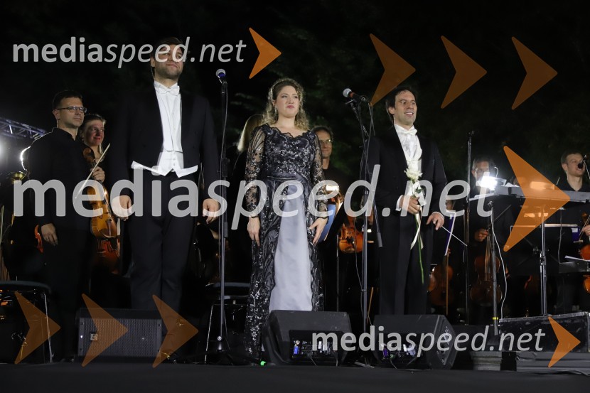  Domen Križaj, operni pevec;  Darija Auguštan, sopranistka;  Simon Krečič, umetniški direktor Opere SNG MariborOperna noč na promenadi Mestnega parka