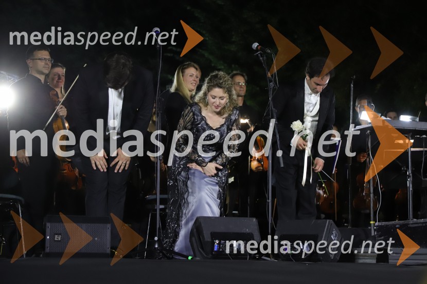 Operna noč na promenadi Mestnega parka