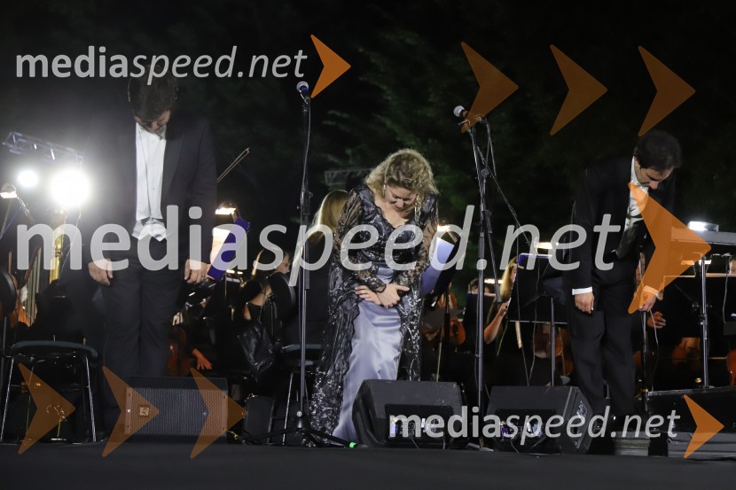 Operna noč na promenadi Mestnega parka