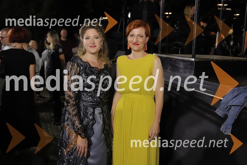  Darija Auguštan, sopranistka; dr. Asta Vrečko, ministrica za kulturoOperna noč na promenadi Mestnega parka