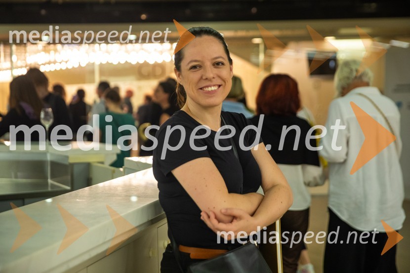  Medeja  Medved, Cankarjev domVezi duš, plesna predstava v Cankarjevem domu