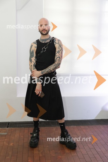 Predstavitev knjige: 33, avtorja Tomaža Miheliča