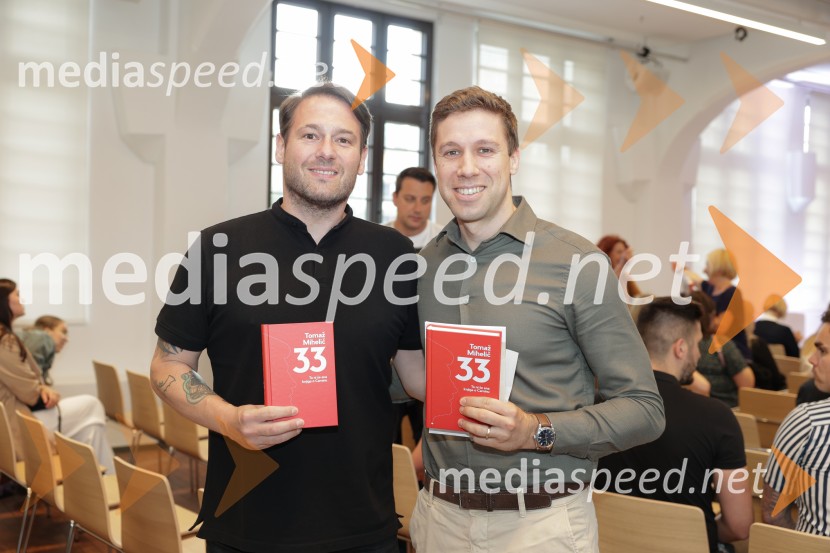  Anže Langus Petrovič, basist;  Sašo  Avsenik, glasbenikPredstavitev knjige: 33, avtorja Tomaža Miheliča