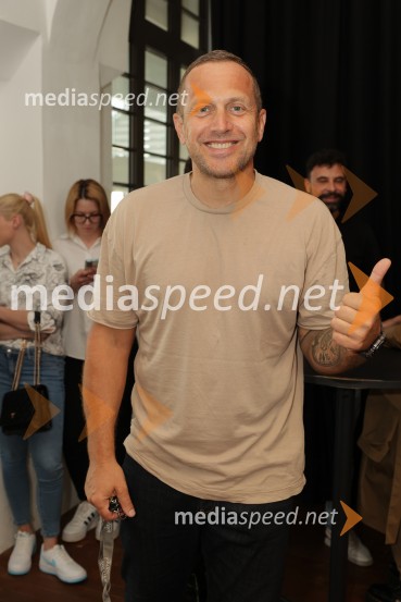  Jure Košir, nekdanji smučarPredstavitev knjige: 33, avtorja Tomaža Miheliča