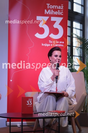  Miša Molk, televizijska voditeljica in urednicaPredstavitev knjige: 33, avtorja Tomaža Miheliča