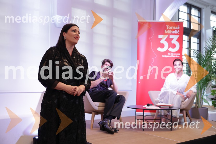  Nuška Drašček, pevkaPredstavitev knjige: 33, avtorja Tomaža Miheliča