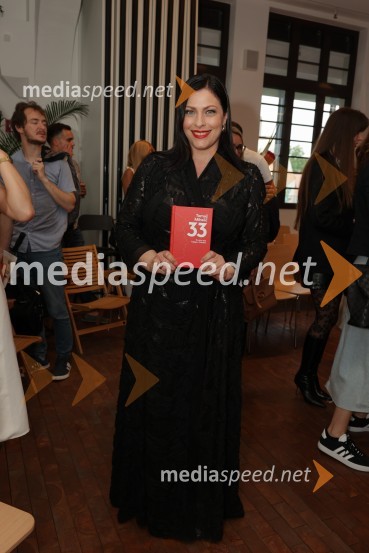  Nuška Drašček, pevkaPredstavitev knjige: 33, avtorja Tomaža Miheliča