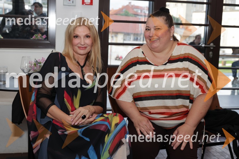  Helena Blagne, pevka;  Urška Vučak,  igralkaPredstavitev knjige: 33, avtorja Tomaža Miheliča