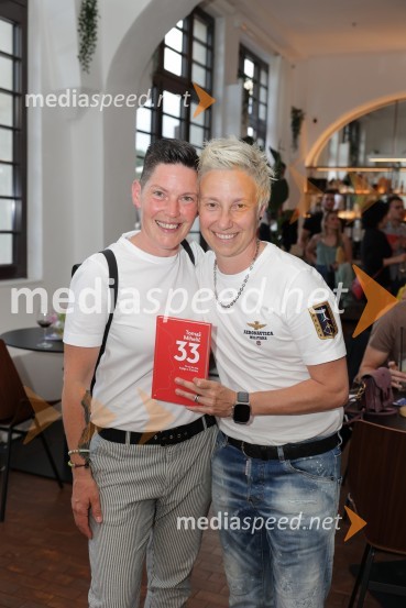  Maja Wagner;  Tatjana Mihelj, pevkaPredstavitev knjige: 33, avtorja Tomaža Miheliča