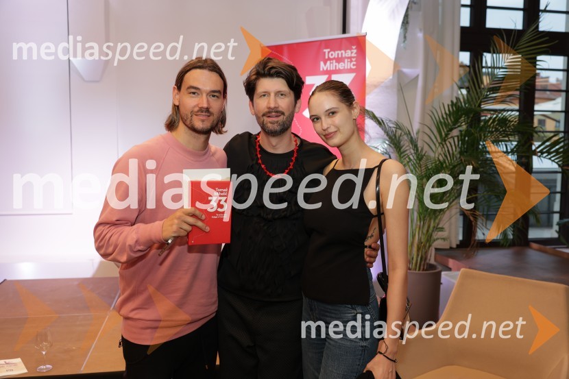  Rene  Krhin, nogometaš;  Tomaž Mihelič - Marlenna, član skupine Sestre;  Pia BernjakPredstavitev knjige: 33, avtorja Tomaža Miheliča