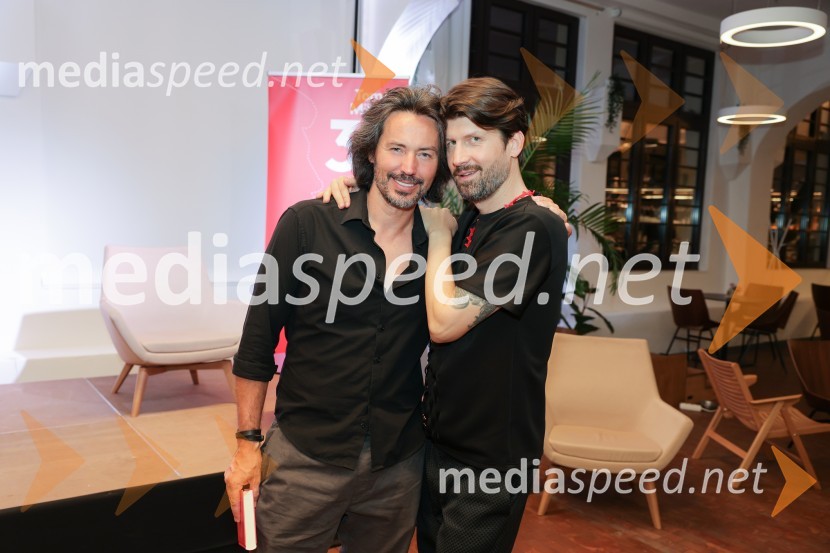  Matej Mijatović;  Tomaž Mihelič - Marlenna, član skupine SestrePredstavitev knjige: 33, avtorja Tomaža Miheliča