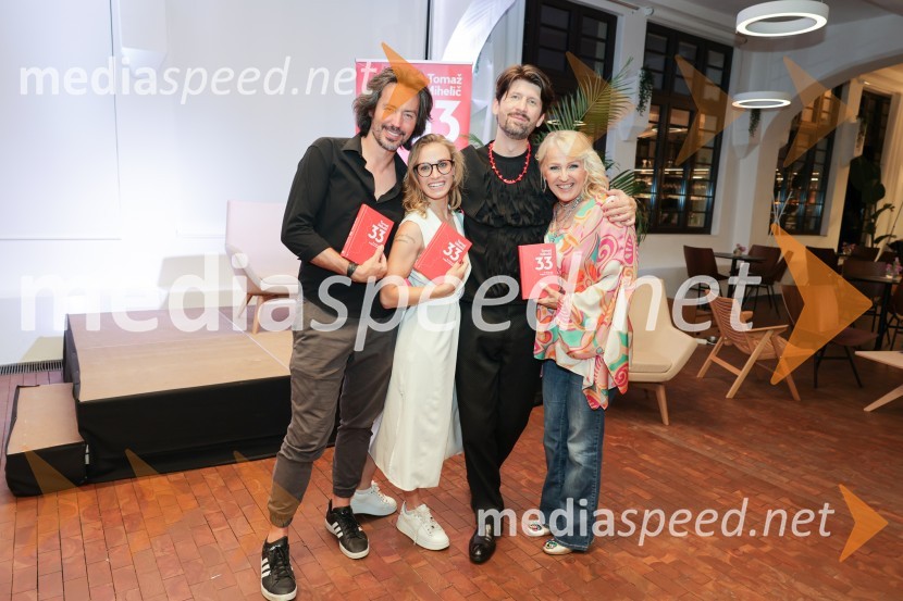  Matej Mijatović;  Maja Bobnar Majči, voditeljica;  Tomaž Mihelič - Marlenna, član skupine Sestre;  Alenka Godec, pevkaPredstavitev knjige: 33, avtorja Tomaža Miheliča