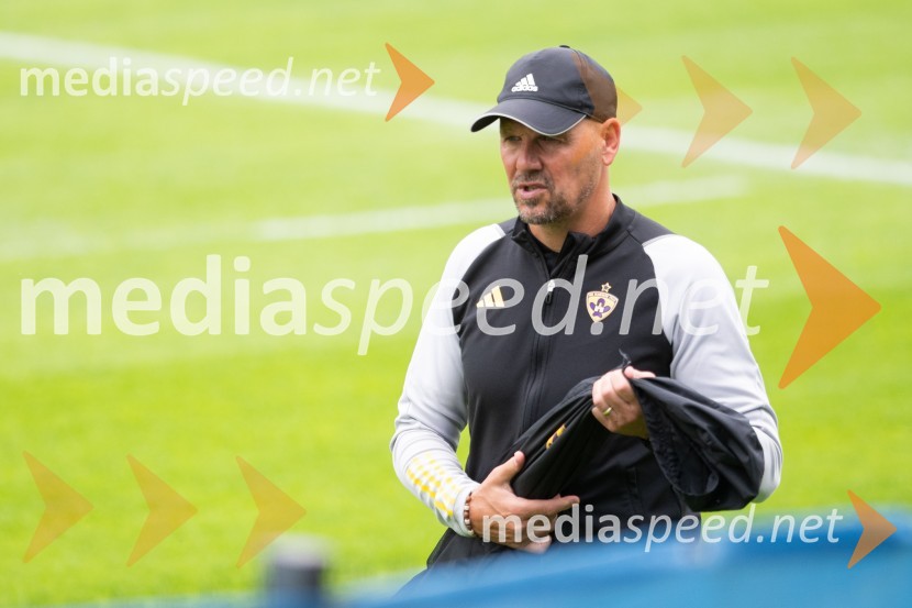 Ante  Šimundža, nekdanji nogometaš, trener NK MariborPrvi trening in novinarska konferenca NK Maribor