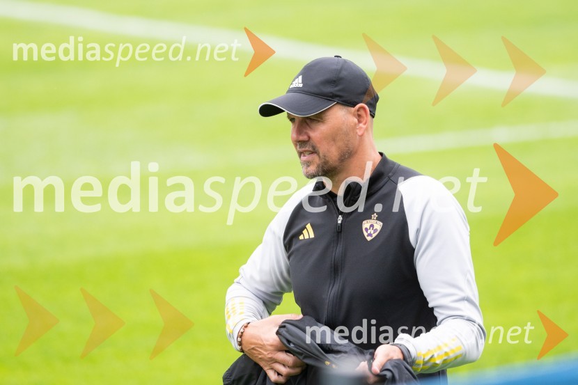  Ante  Šimundža, nekdanji nogometaš, trener NK MariborPrvi trening in novinarska konferenca NK Maribor