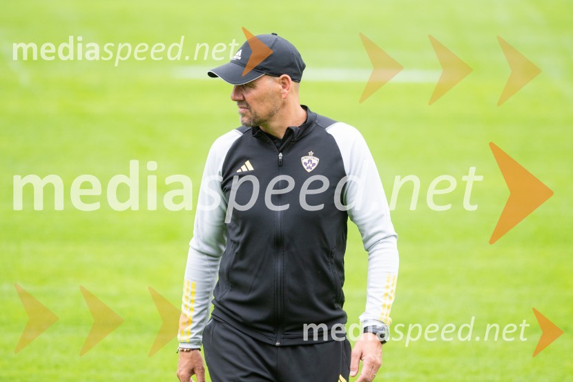  Ante  Šimundža, nekdanji nogometaš, trener NK MariborPrvi trening in novinarska konferenca NK Maribor