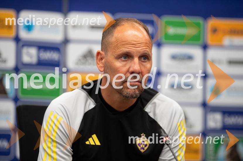  Ante  Šimundža, nekdanji nogometaš, trener NK MariborPrvi trening in novinarska konferenca NK Maribor