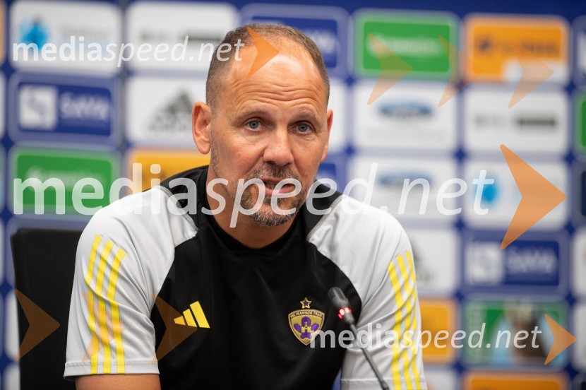  Ante  Šimundža, nekdanji nogometaš, trener NK MariborPrvi trening in novinarska konferenca NK Maribor