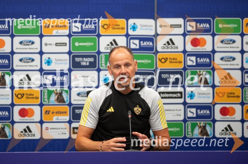  Ante  Šimundža, nekdanji nogometaš, trener NK MariborPrvi trening in novinarska konferenca NK Maribor