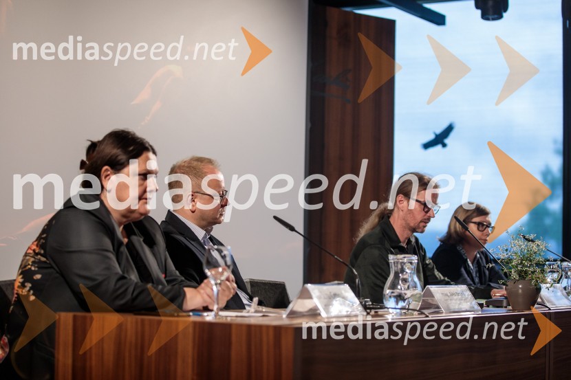  Uršula Cetinski, generalna direktorica, Cankarjev dom; mag. Aleš Drenik, vodja programa resne glasbe, opere in balet, Cankarjev dom;  Andrej Jaklič, vodja gledališkega in sodobnoplesnega programa CD;  Marjeta Lavrič, Direktorica Centra kulture Španski borci ter vodja programa in produkcije Zavoda EN-KNAPPredstavitev Zlatega in Srebrnega abonmaja ter abonmaja Veličastni 2024/25, Cankarjev dom