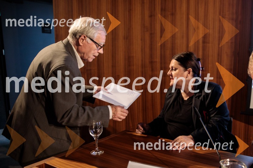  ... ;  Uršula Cetinski, generalna direktorica, Cankarjev domPredstavitev Zlatega in Srebrnega abonmaja ter abonmaja Veličastni 2024/25, Cankarjev dom