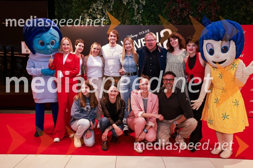  Tanja Ribič, igralka;  ... ;  ... ;  Tjaša Hrovat Steklasa, pevka;  ... ;  Andrei Lenart, igralec;  Vita Renko, glasbenica;  Mojca Funkl, igralka;  Jožef  Ropoša, igralec;  Jernej Kuntner, igralec;  Urša Kavčič, igralka;  Špela SetničarVrvež v moji glavi 2, premiera animiranega filma v Cineplexx Ljubljana