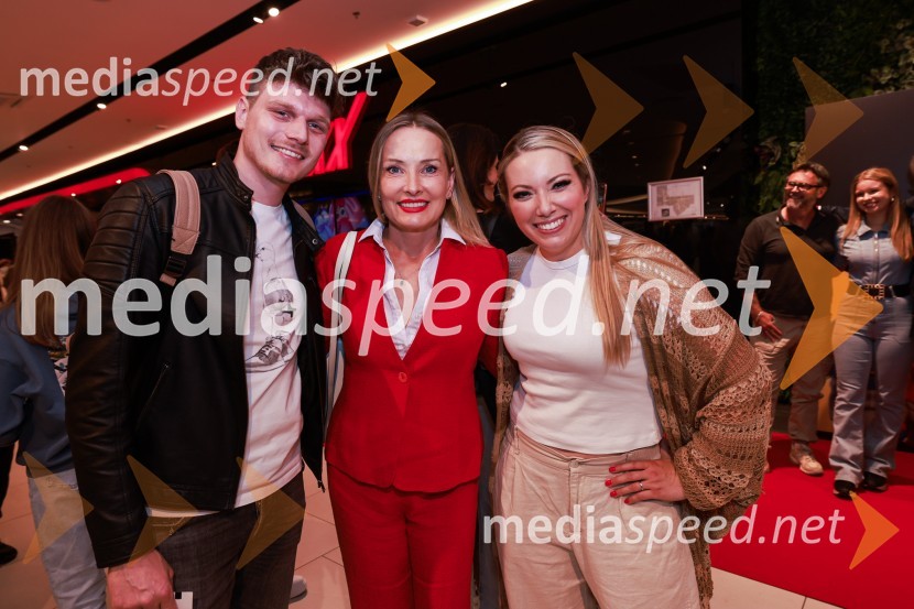  Uroš Steklasa, glasbenik;  Tanja Ribič, igralka;  Tjaša Hrovat Steklasa, pevkaVrvež v moji glavi 2, premiera animiranega filma v Cineplexx Ljubljana
