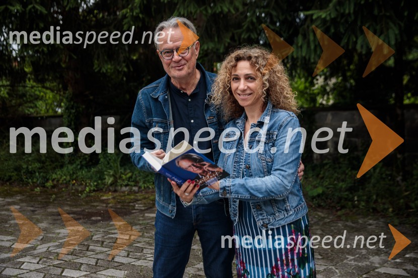  Marko Pavliha, avtor knjige Svetilnik;  Simona Hana Boc, ustanoviteljica in direktorica, založba ChiaraPraznovanje 18. obletnice založbe Chiara