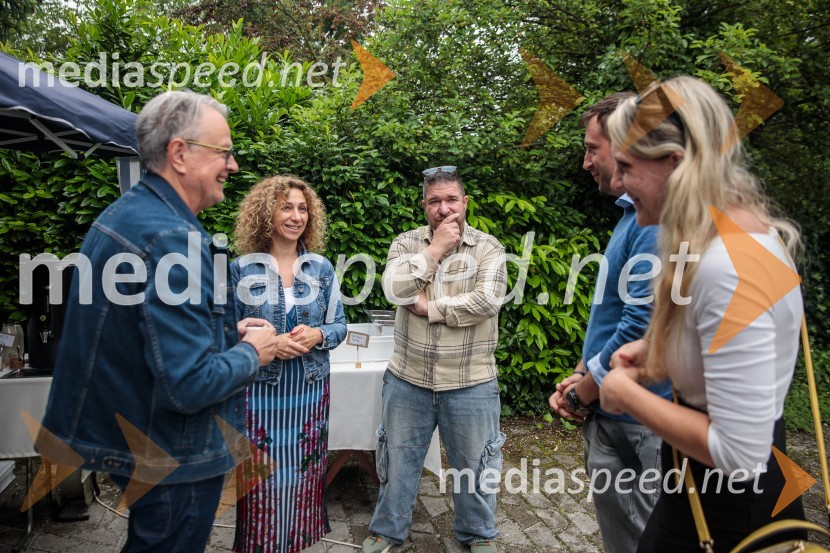  Marko Pavliha, avtor knjige Svetilnik;  Simona Hana Boc, ustanoviteljica in direktorica, založba Chiara;  Miha Blatnik;  David Kropf, Osrčje tradicije;  Vesna Kropf, Osrčje tradicijePraznovanje 18. obletnice založbe Chiara