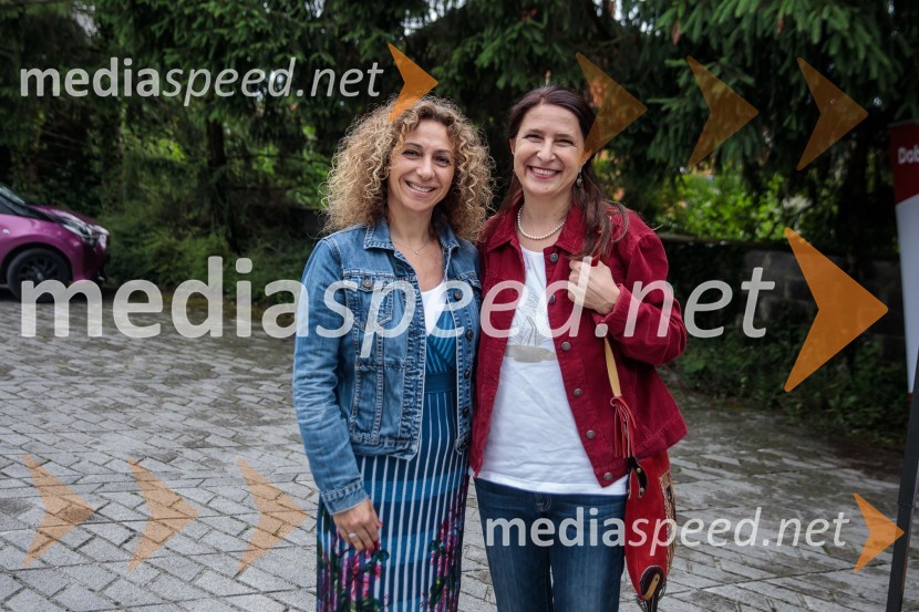  Simona Hana Boc, ustanoviteljica in direktorica, založba Chiara;  Romana Aniya  Ercegović, avtoricaPraznovanje 18. obletnice založbe Chiara