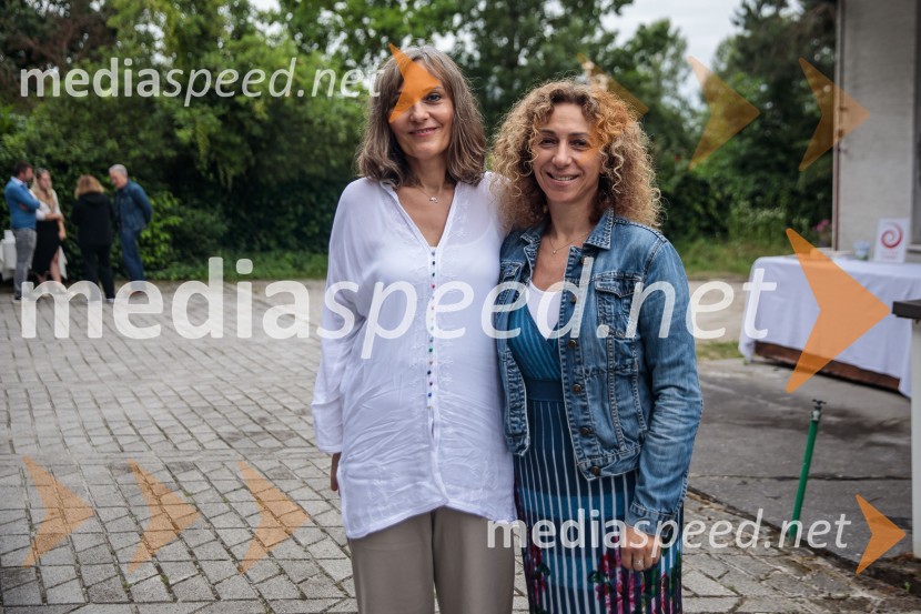  Sia Sanaren;  Simona Hana Boc, ustanoviteljica in direktorica, založba ChiaraPraznovanje 18. obletnice založbe Chiara