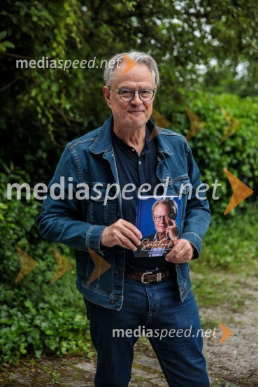  Marko Pavliha, avtor knjige SvetilnikPraznovanje 18. obletnice založbe Chiara