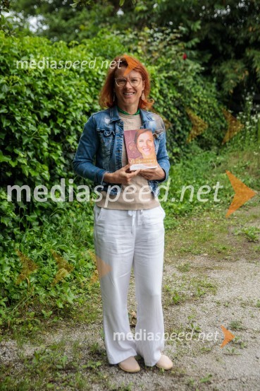  Brigita  Langerholc, avtoricaPraznovanje 18. obletnice založbe Chiara