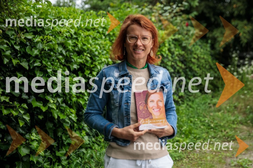  Brigita  Langerholc, avtoricaPraznovanje 18. obletnice založbe Chiara