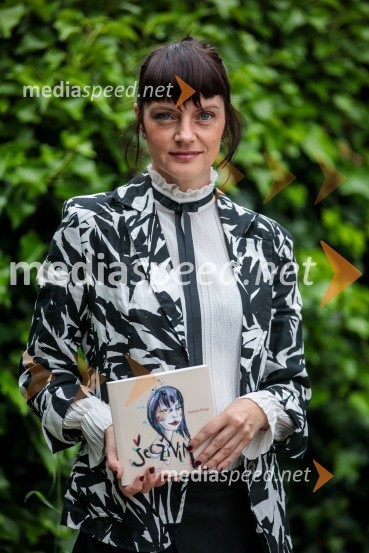  Katjuša Štingl,  PR-ovka, novinarka, pesnicaPraznovanje 18. obletnice založbe Chiara