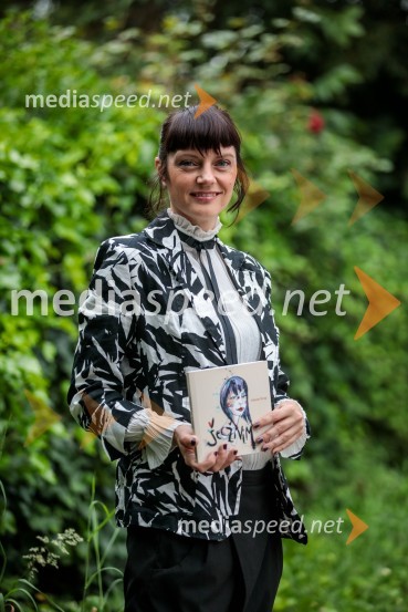  Katjuša Štingl,  PR-ovka, novinarka, pesnicaPraznovanje 18. obletnice založbe Chiara