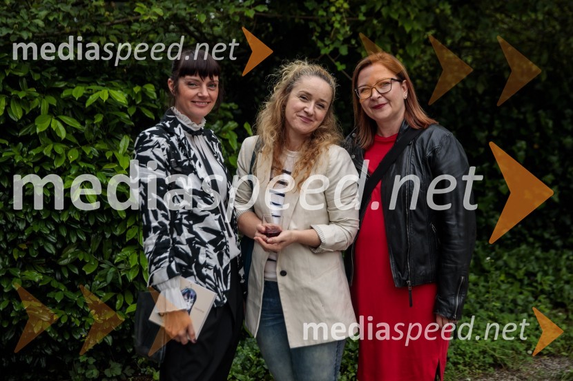  Katjuša Štingl,  PR-ovka, novinarka, pesnica;  Saša Britovšek, Večer;  Petra Slanič, vodja marketinga, založba ChiaraPraznovanje 18. obletnice založbe Chiara