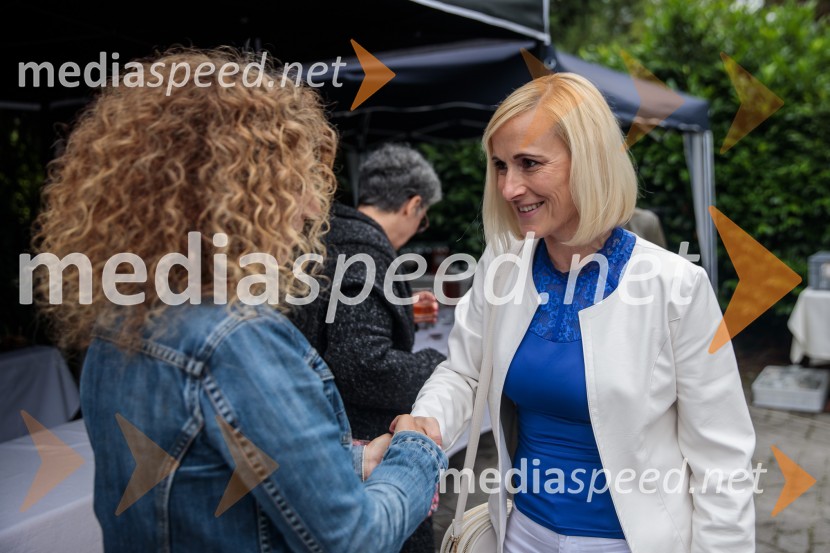  Simona Hana Boc, ustanoviteljica in direktorica, založba Chiara;  Mateja Kržišnik, lektorica, osebni couchingPraznovanje 18. obletnice založbe Chiara