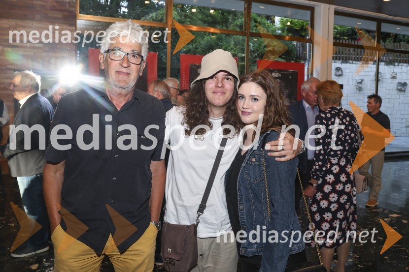 Premiera komedije Pegule avtorja Iztoka Mlakarja