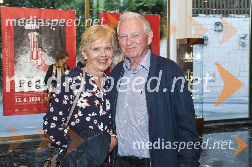 Premiera komedije Pegule avtorja Iztoka Mlakarja